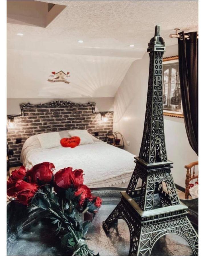 בולון-סור-מאר Appartement Romantique Parisien, Baignoire Retro Au Pied Du Lit מראה חיצוני תמונה